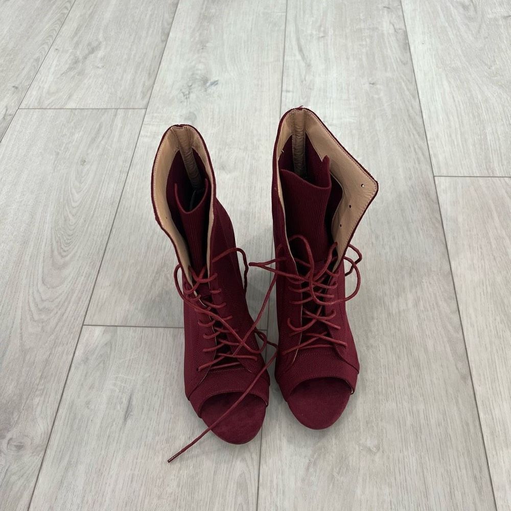 Cuccoo Open toe ankle booties size 41